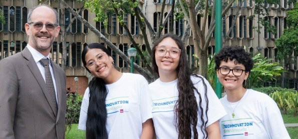 Hoy en #LoncheraInformativa conversamos acerca de la nueva edición de Technovation Girls